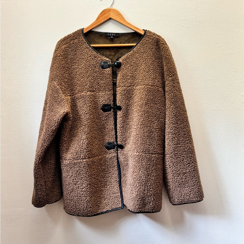 Fore teddy jacket sz L toggle buttons